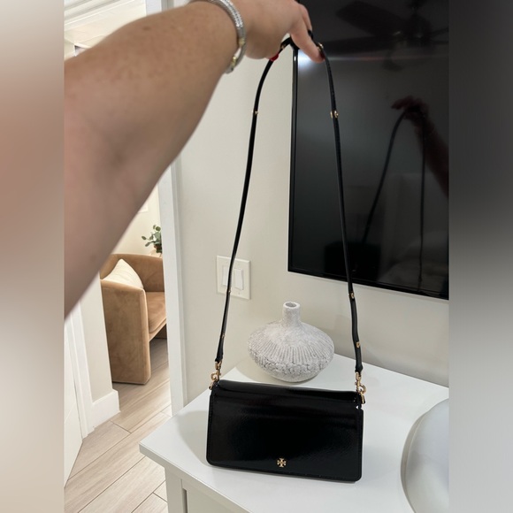 Tory Burch Patent Leather Shoulder/Crossbody Purse - Picture 2 of 7